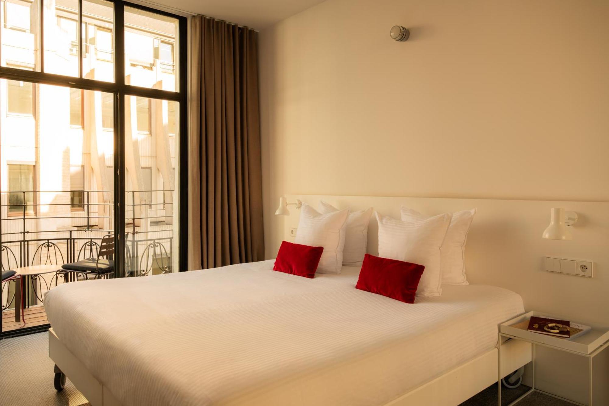 Double Room,1770438622:JPEG